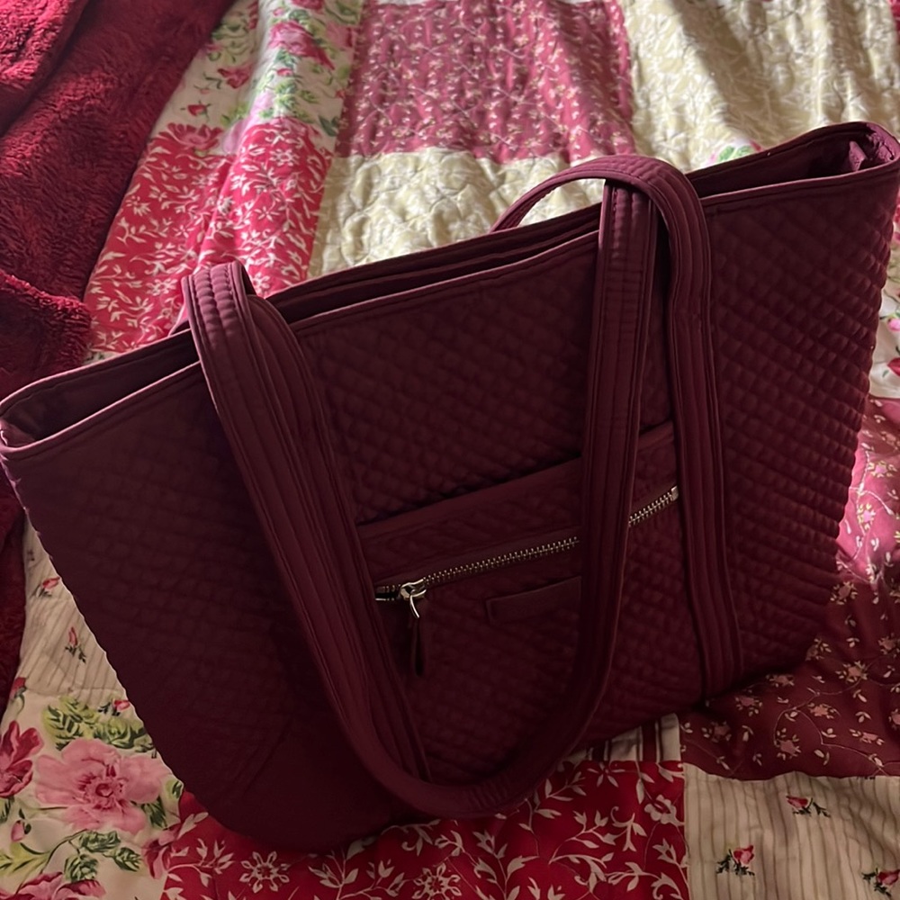 Burgundy small Vera tote EUC